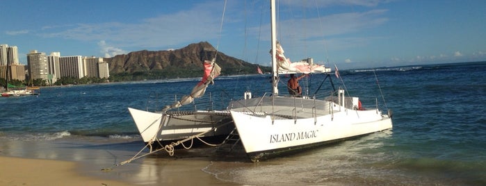 Outrigger Catamaran is one of Tempat yang Disimpan Julie.