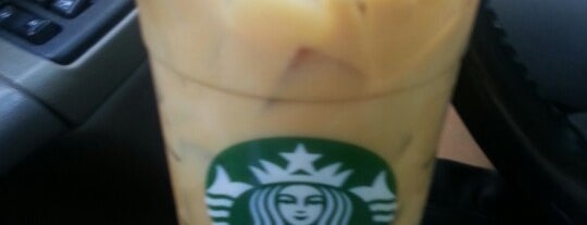 Starbucks is one of Locais curtidos por SooFab.