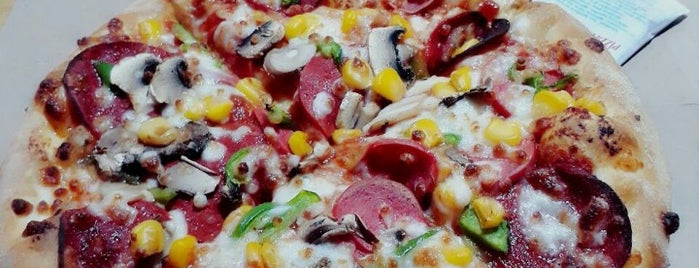 Domino's Pizza Bağdat Caddesi is one of Posti che sono piaciuti a Atakan.
