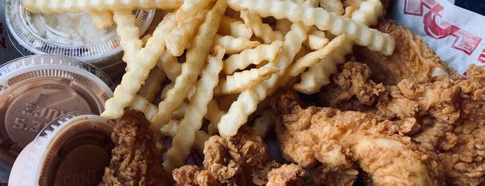 Raising Cane's Chicken Fingers is one of Good Fewd.