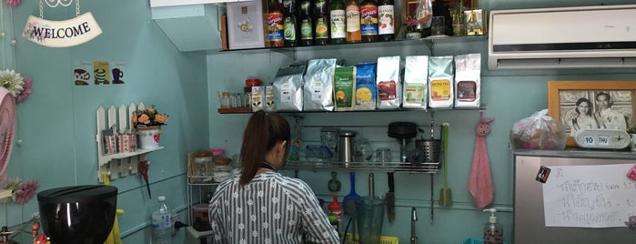 ร้านกาแฟหอมกรุ่น is one of Restaurant.