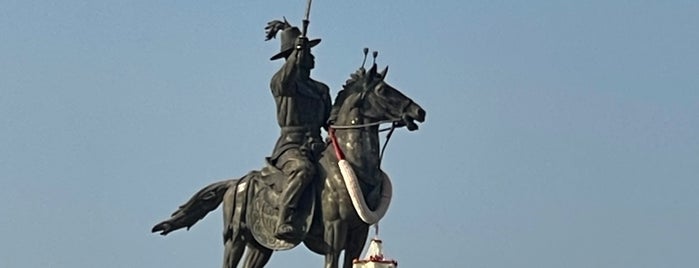 King Taksin Monument is one of Posti che sono piaciuti a Yodpha.