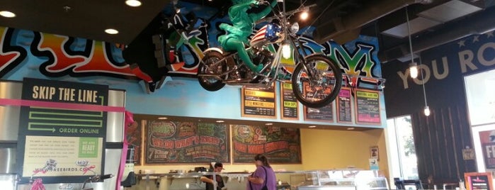 Freebirds World Burrito is one of Lieux qui ont plu à Andrew.