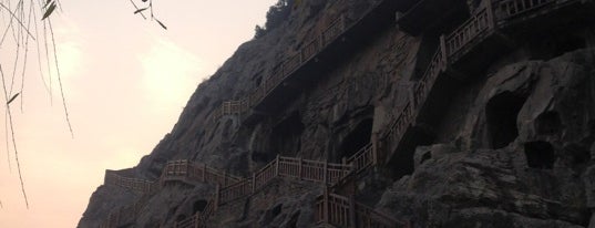 Longmen Grottoes is one of Amazing places, Enjoy your life.