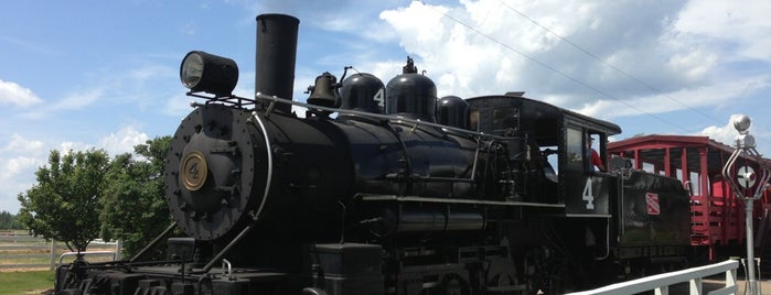 Camp 5 logging museum is one of Lugares favoritos de R.