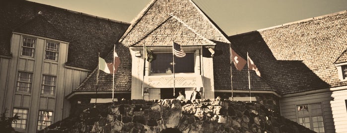 The Overlook Lodge is one of John : понравившиеся места.