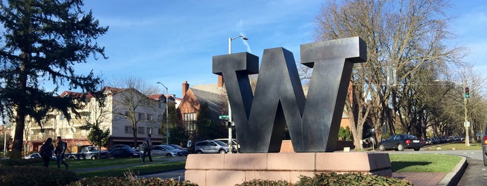Universidade de Washington is one of Washington Places.