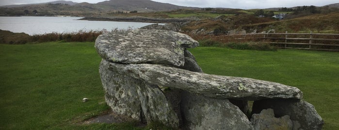 Altar Wedge Tomb is one of Locais curtidos por Tim.