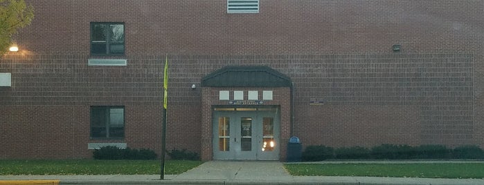 Oconto Middle School is one of Jimさんのお気に入りスポット.