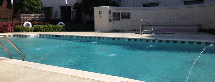 Homewood Suites Pool is one of Lugares favoritos de Justin.