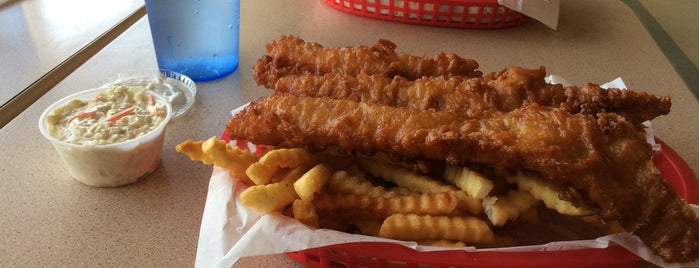 Lighthouse Fish & Chips is one of Lugares favoritos de Melanie.