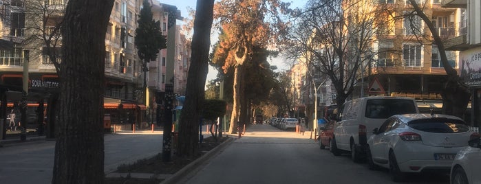 İstasyon Caddesi is one of Deniz : понравившиеся места.