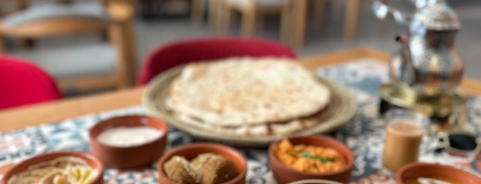 مقلط الفريج is one of Resturants to go to.