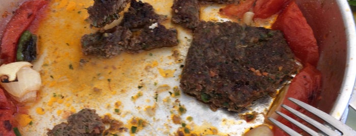 Kehribar Pide-Kebap is one of Orte, die Sadık gefallen.