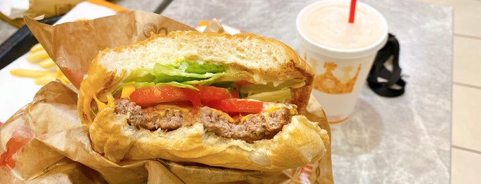 Burger King is one of Tempat yang Disukai April.