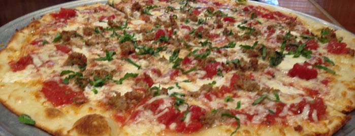 The Upper Crust Pizzeria is one of Must-visit Food in Newburyport.