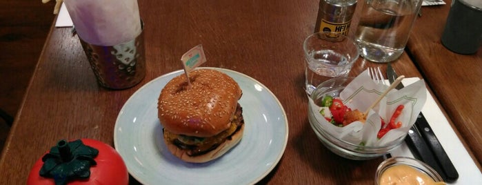 Gourmet Burger Kitchen (Fulham) is one of V : понравившиеся места.