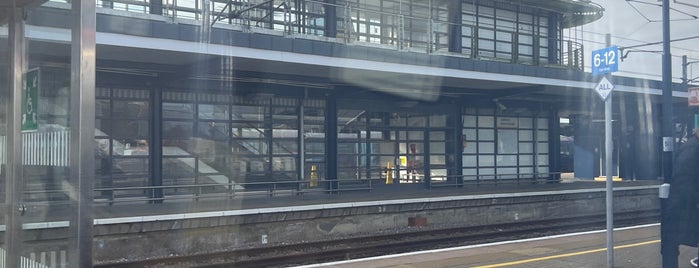 Ashford International Railway Station (AFK) (QDH) is one of mamma.