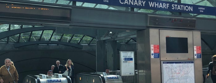 Canary Wharf London Underground Station is one of Tempat yang Disukai Ibra.