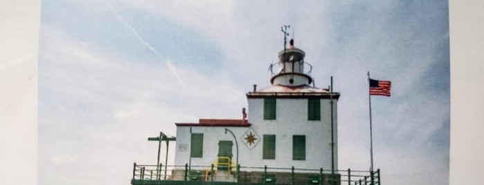 Ashtabula Lighthouse is one of Lighthouses of Lake Erie.