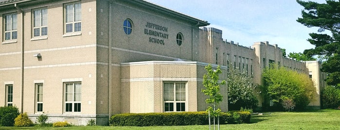 Jefferson Elementary School is one of Frogwatch.