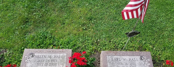 Wintergreen Gorge Cemetery is one of Ami & Marie Outings.