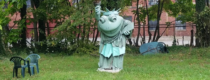 Statue of Liberty Frog is one of LeapFrog!.