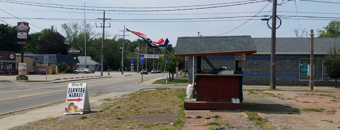 Farmers Market is one of Farm Fresh Erie.