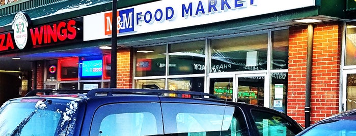 M&M Food Market is one of Lugares favoritos de Garth.