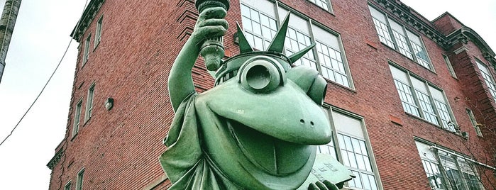 Statue of Liberty Frog is one of Pennsylvania - 2.