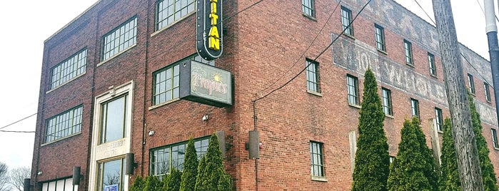 The Metropolitan Dance Club is one of Erie bars.