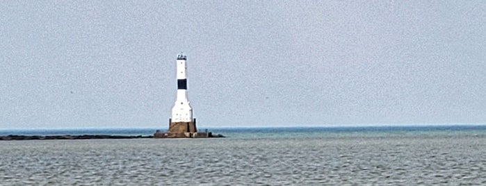 Conneaut West Breakwater Lighthouse is one of Lighthouses of Lake Erie.