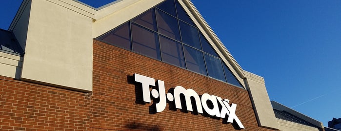 T.J. Maxx is one of Mollieさんのお気に入りスポット.