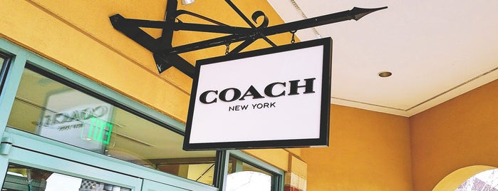 COACH Outlet is one of Tempat yang Disukai Terri.