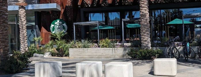 Starbucks Reserve is one of สถานที่ที่ Andrew ถูกใจ.