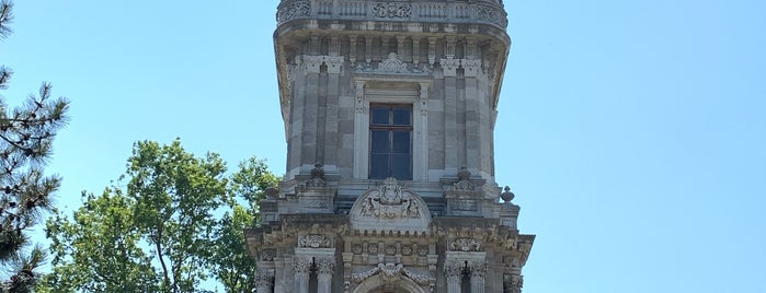 Dolmabahçe Sarayı is one of Tempat yang Disukai Neda.