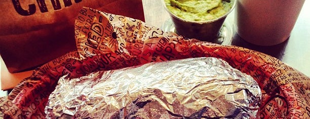 Chipotle Mexican Grill is one of Lugares favoritos de Nick.