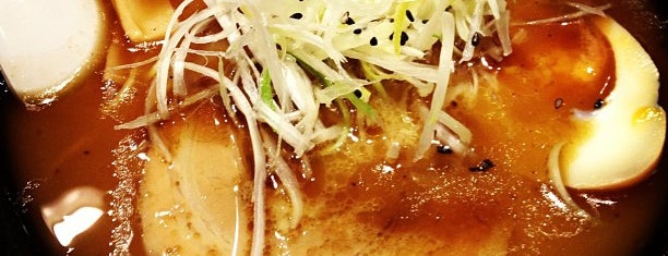 麺屋はやたろう is one of Lugares favoritos de ヤン.