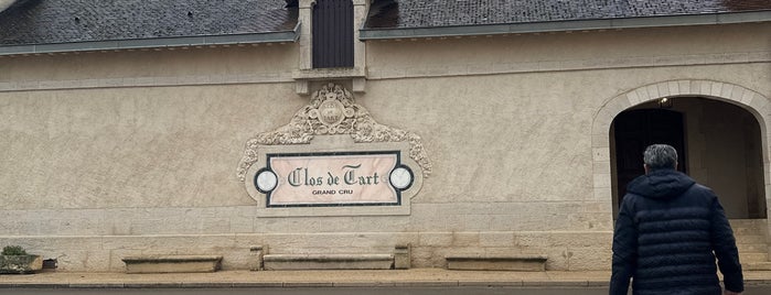 Castel de Très Girard is one of Restaurants.