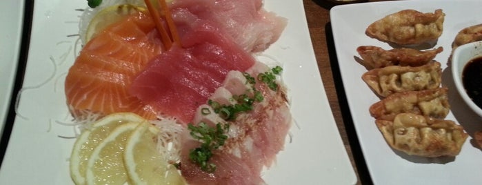 Yokohama Sushi is one of Maeさんのお気に入りスポット.