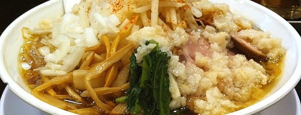 背脂煮干濃厚醤油 心や is one of Hideさんの保存済みスポット.