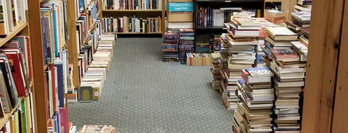 The Last Word Bookshop is one of Angie'nin Kaydettiği Mekanlar.