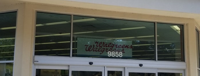 Walgreens is one of Orlando Fl  🏰🎢🎡🎠🎆🎈✈🐬🐬.