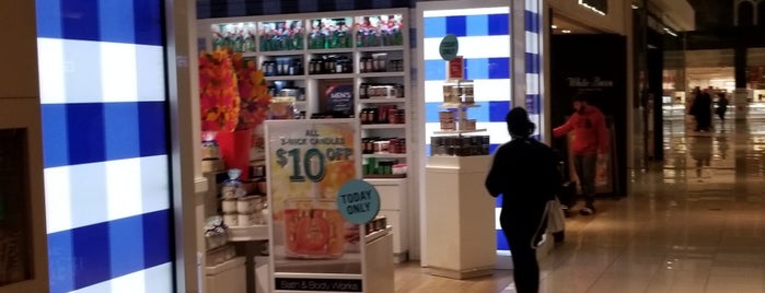 Bath & Body Works is one of Cathy 님이 좋아한 장소.