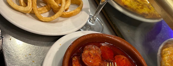 Das Meigas is one of Tapeo Y Bares Españoles.