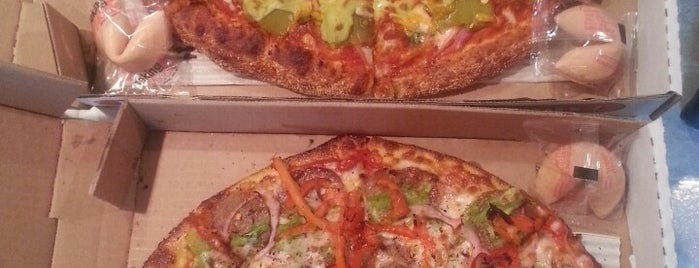 Tomato Joes Pizza is one of The 9 Best Places for Fresh Garlic in Santa Clarita.