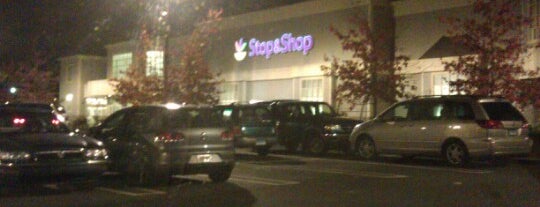 Super Stop & Shop is one of สถานที่ที่ Elaine ถูกใจ.
