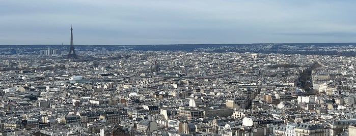 Dôme de la Basilique du Sacré-Cœur is one of Montmartre.
