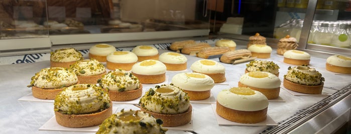Léonie is one of bakeries.