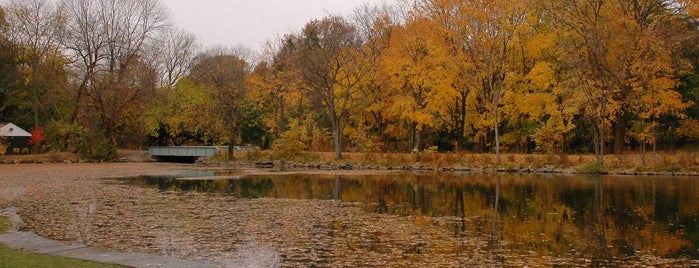 Van Cortlandt Park is one of Lugares guardados de Michelle.